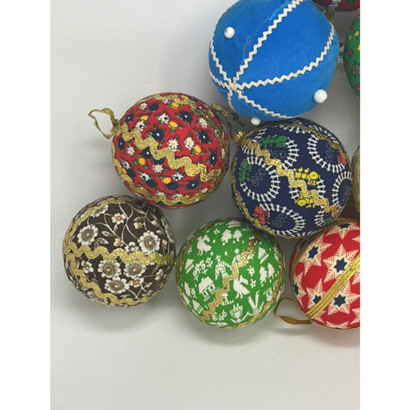 12 Vintage Handmade Christmas Ornaments Wrapped W/Ribbon and Lace Pinned - Picture 3 of 6